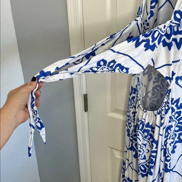 1.state revolve linen blue, white Portuguese tile print open back maxi dress Med - Picture 8 of 10